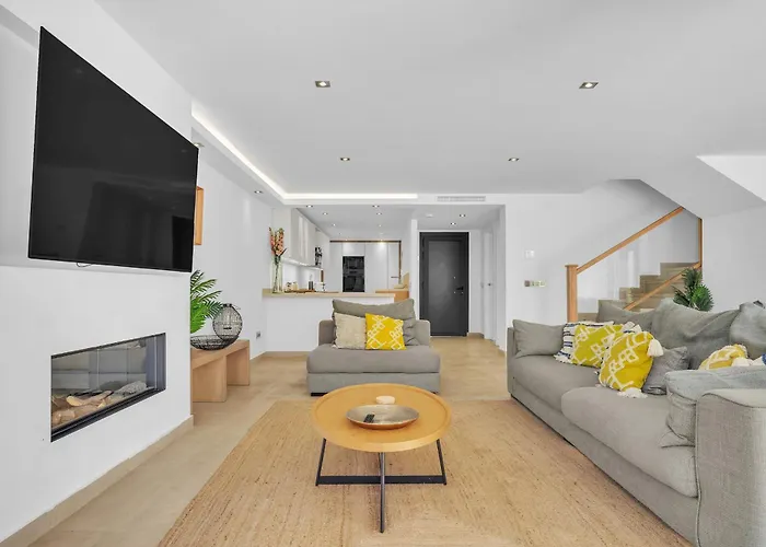 Casa Adriana - Marbellamar Modern Townhouse By Finest Holiday home